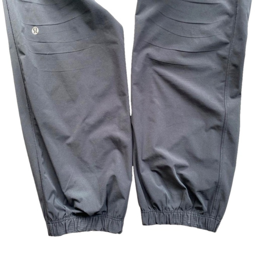 lululemon Black High Rise Relaxed Jogger Casual Pant Unlined Elastic Waist SZ 8 - Picture 4 of 10
